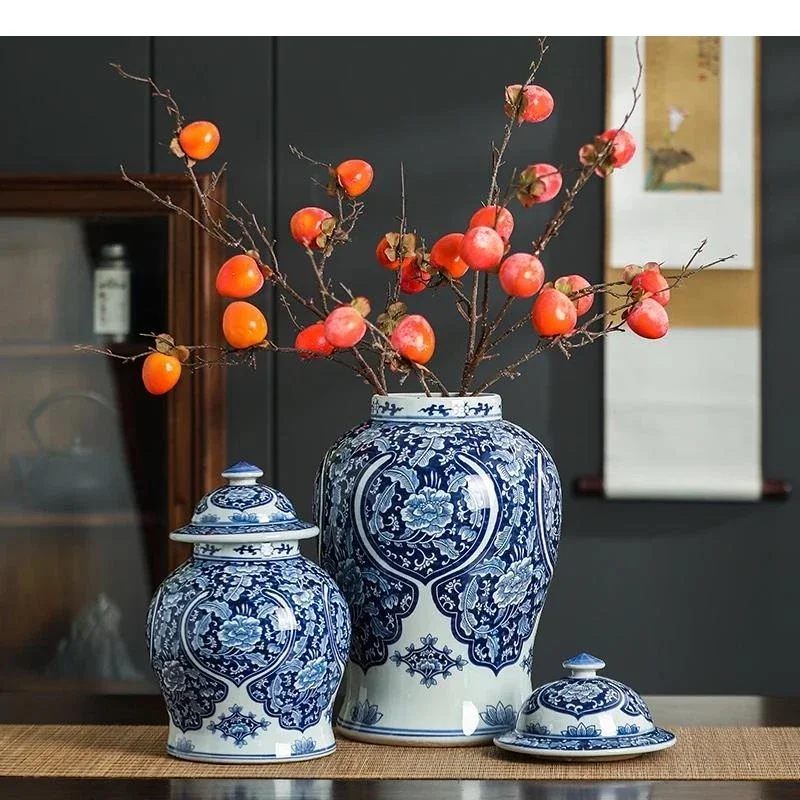 Chinese Vintage Blue and White Porcelain Jar Ceramic General Handicraft Ornaments Bottle Vases