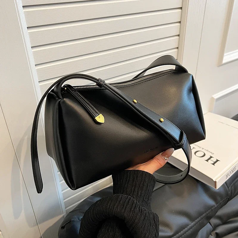 

Black Shoulder Bag For Women Fashion adjustable Shoulder Strap Handbag And Purse Designer Bucket Crossbody Bag Small