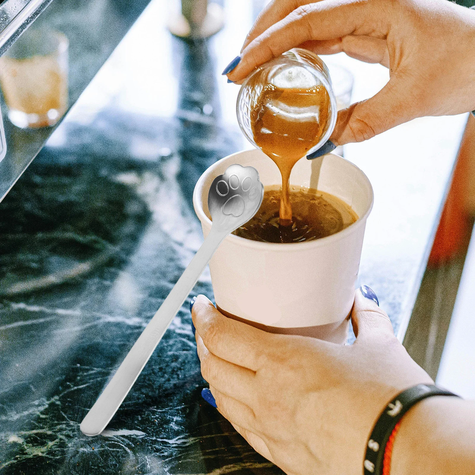 

Cute Cat Paw Design Coffee Spoons Stainless Steel Long Handle for Stirring Beverages Desserts Ice Cream Easy to Clean Versatile