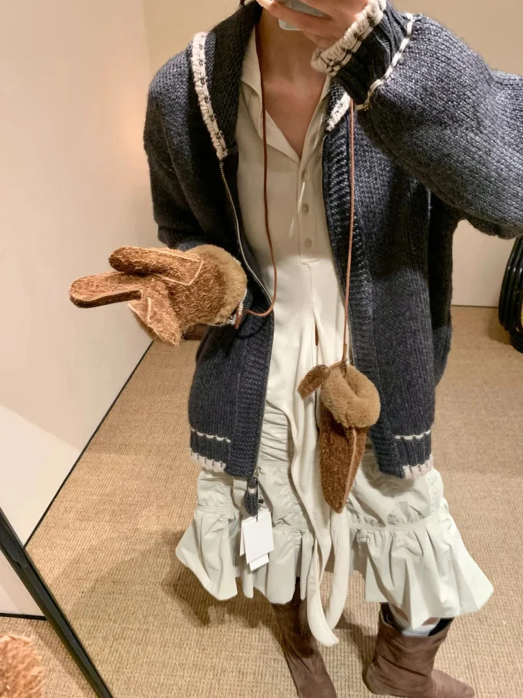 

Вязаный свитер-пальто в стиле ретро свободного кроя с контрастным дизайном и воротником-куклой для женщин, мягкий и удобный, с длинными рукавами.