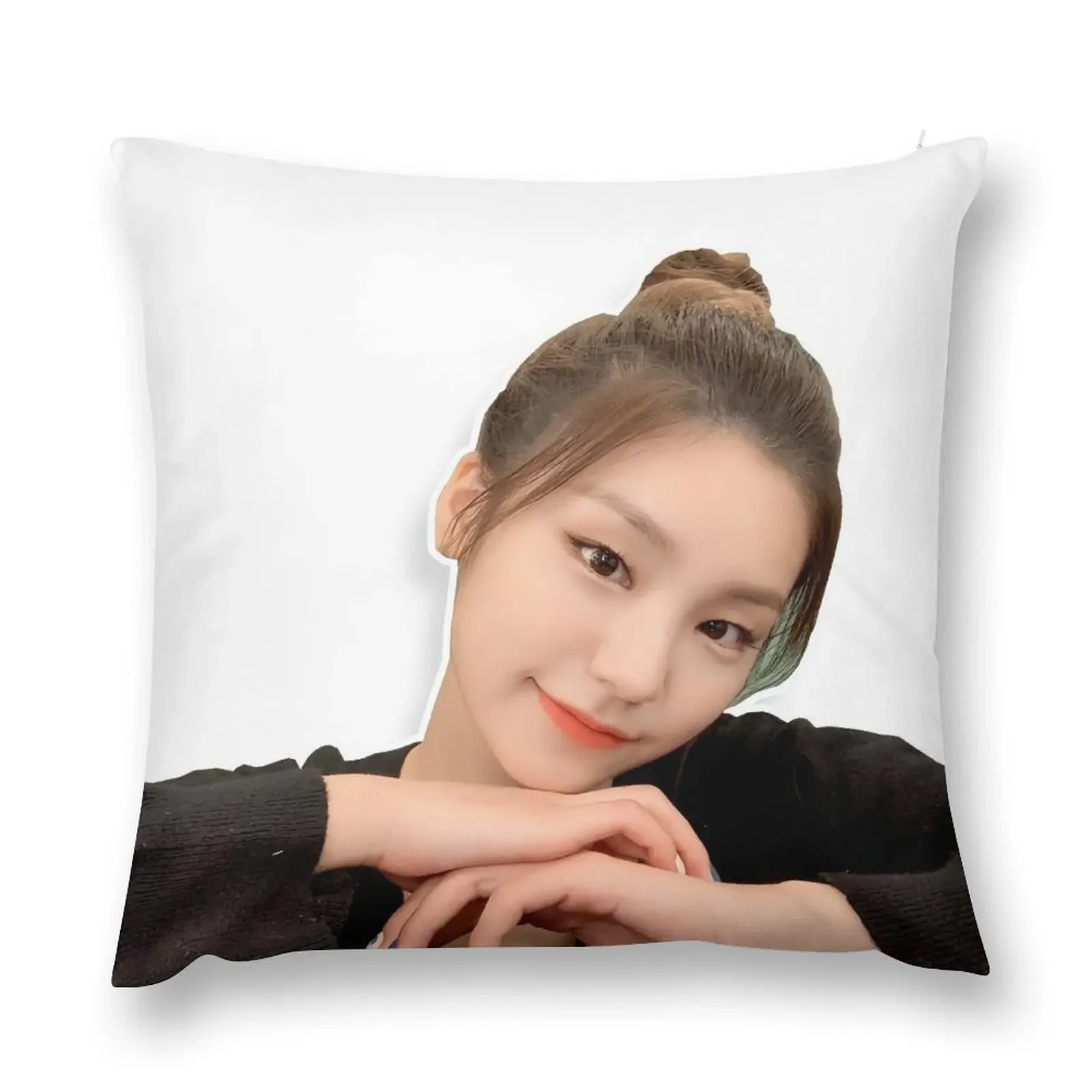 Itzy - Yeji Kpop Throw Pillow Christmas Pillow Cases Embroidered Cushion Cover ornamental pillows for living room pillow