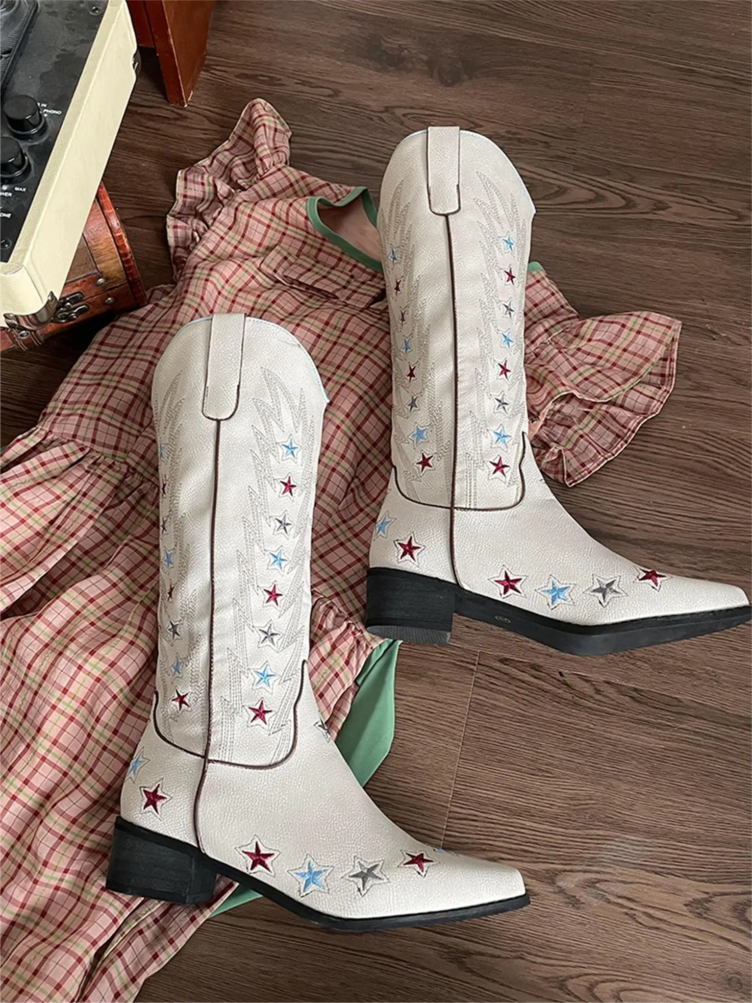 Western Cowgirl Boots Women\'s Embroidered Star Beige Western Cowboy Boots With Chunky Heels Pointed Toe Knee High Boots Shoes