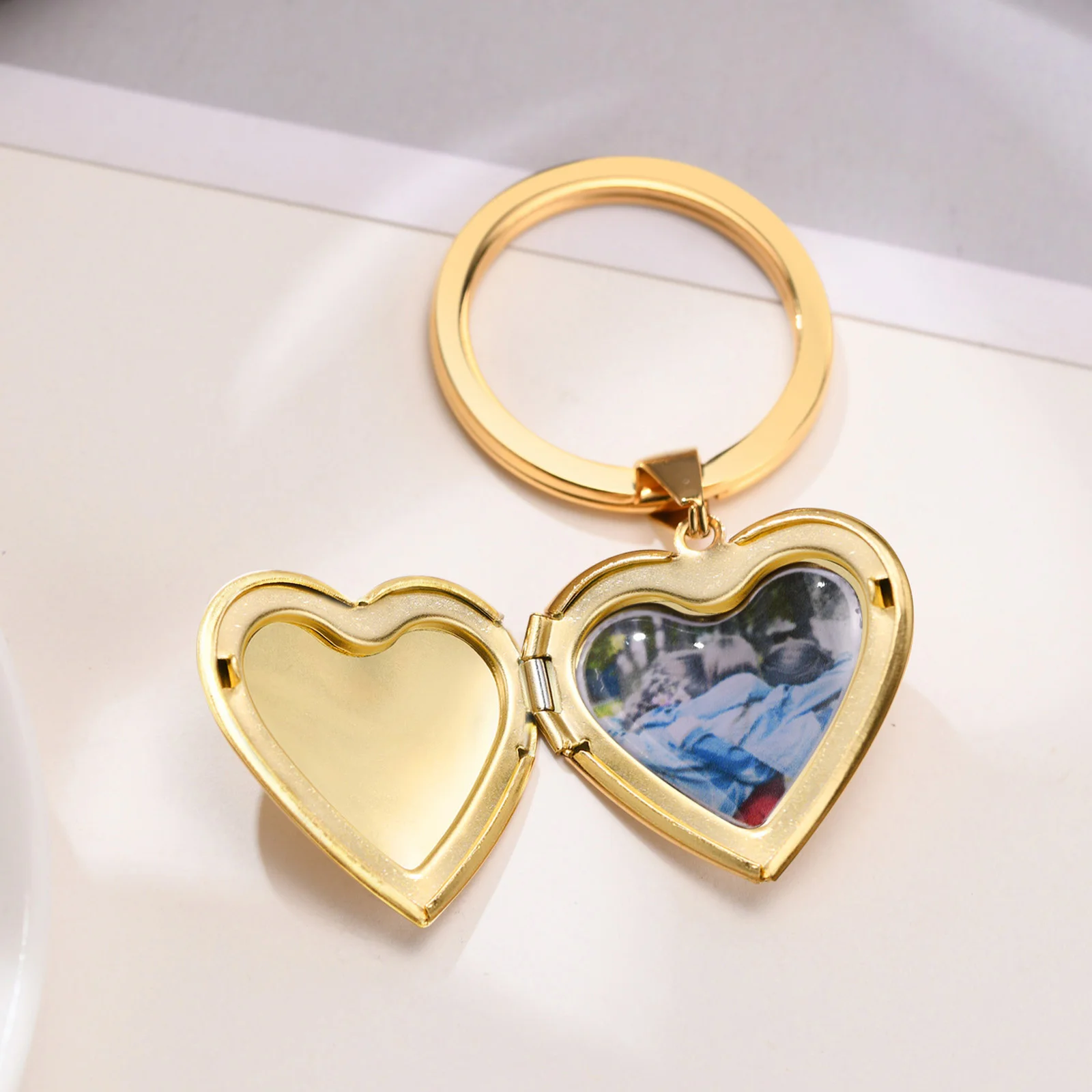 Custom Photo Key Chain,24K Gold Color Stainless Steel Heart Locket Keyring, Photo Frame Gift for Family