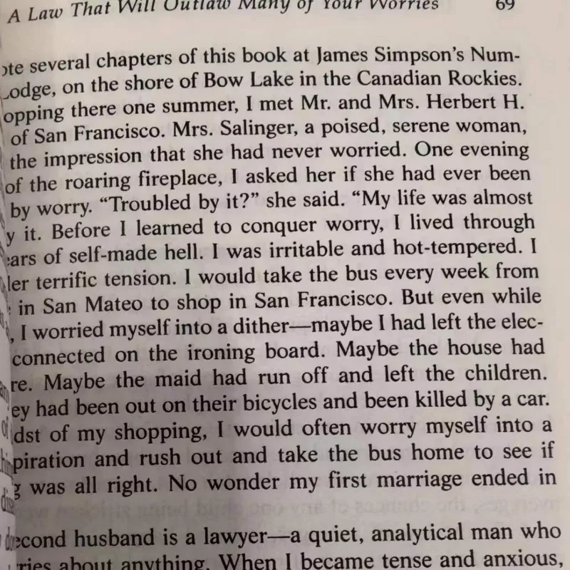 Como parar de se preocupar e começar a viver por Dale Carnegie - Livro em inglês para gerenciamento de estresse e superar a ansiedade Guia de autoajuda