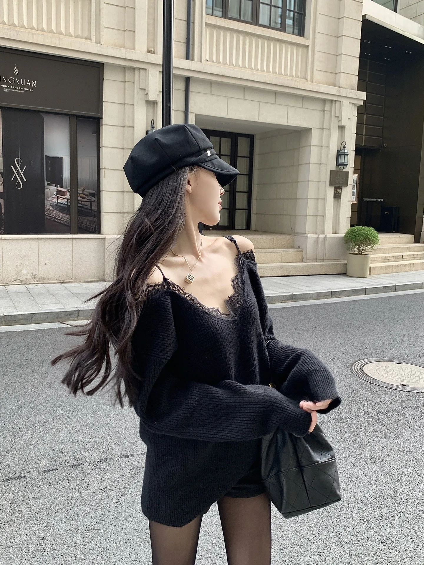 

Hechenxi Lace Trim Base Layer Shirt V-Neck Knitted Sweater Spring Autumn New Style Shoulder Bared Beautiful Back Outerwear