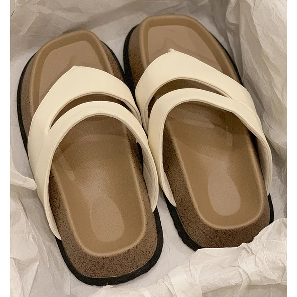 Flat Shoes Female Med Rubber Flip Flops Ladies\' Slippers Luxury Slides Slipers Women Hawaiian Soft Designer Girl 2023 Fashion Ro