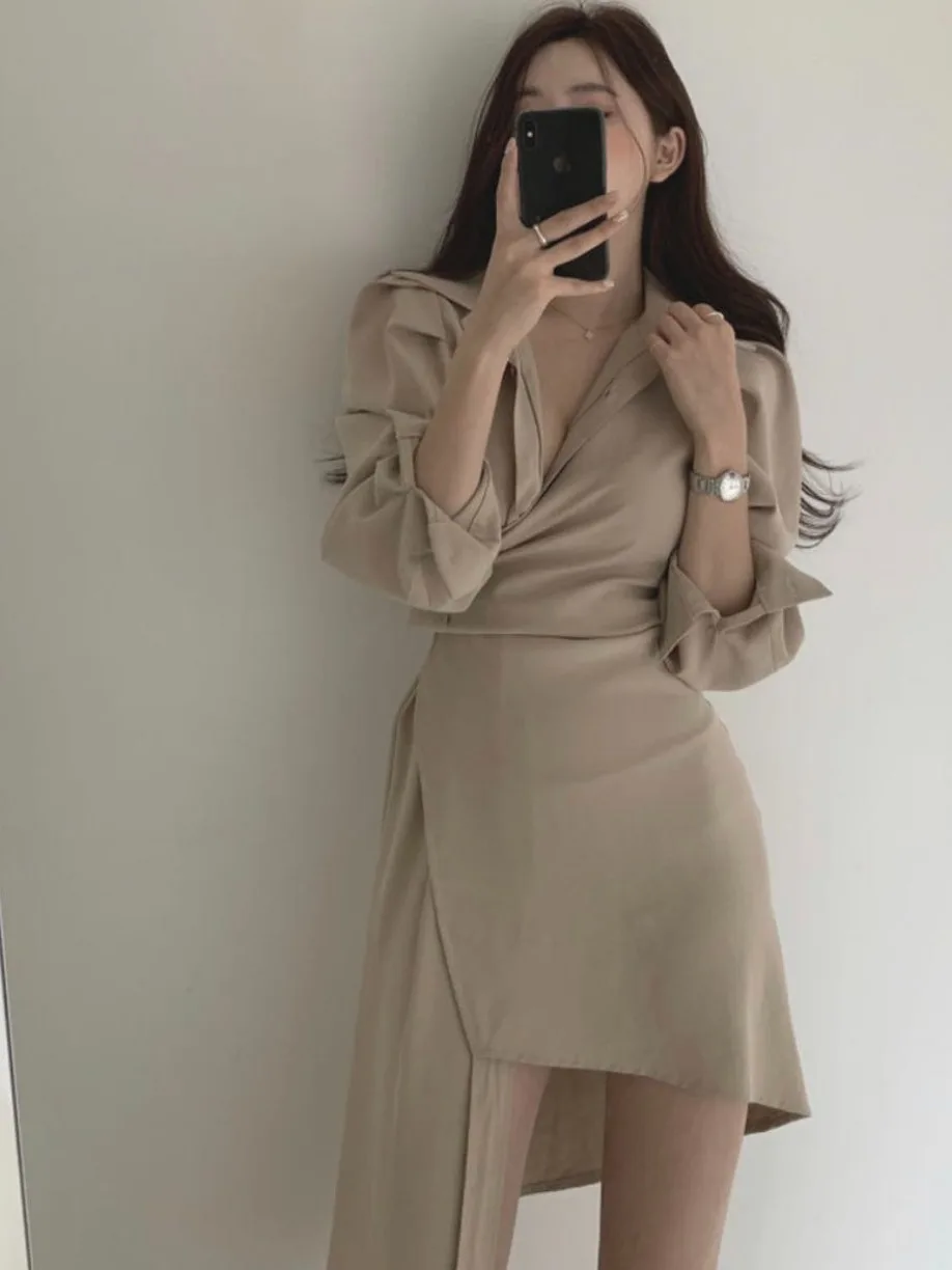 فستان قميص أنيق للخريف المبكر للنساء بزر واحد وياقة مقلوبة وطول متوسط وتصميم غير متماثل بأسلوب ناضج خفيف للارتداء اليومي #1