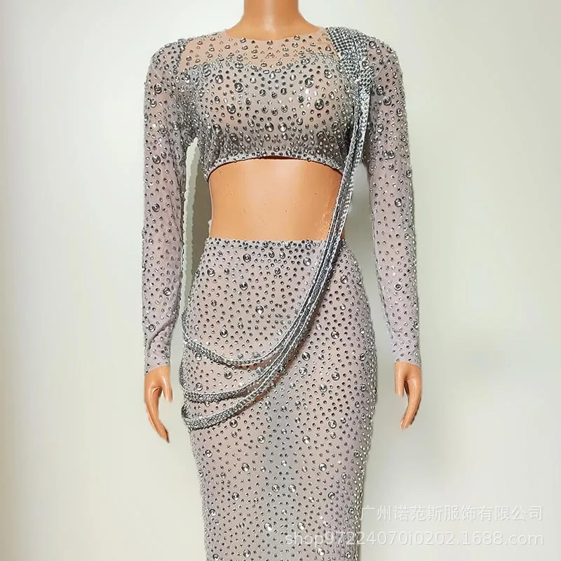 Seksowna siateczkowa spódnica z srebrnymi cyrkoniami, podkreślająca biodra, na występy nocne, dla dorosłych modeli, modna odzież na wybieg, trend 2025.