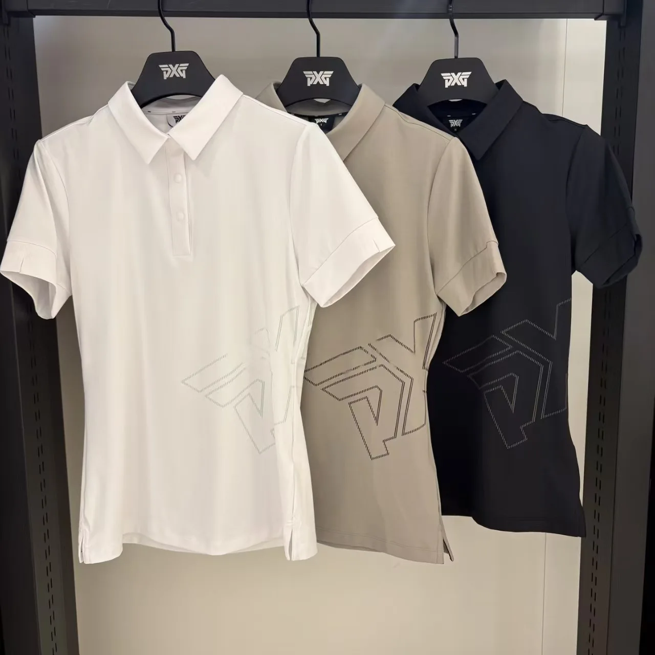 

Women's Solid Color Golf Shirt, Cooling Short Sleeve Polo with Lettered Design, Comfortable Mock Neck Top