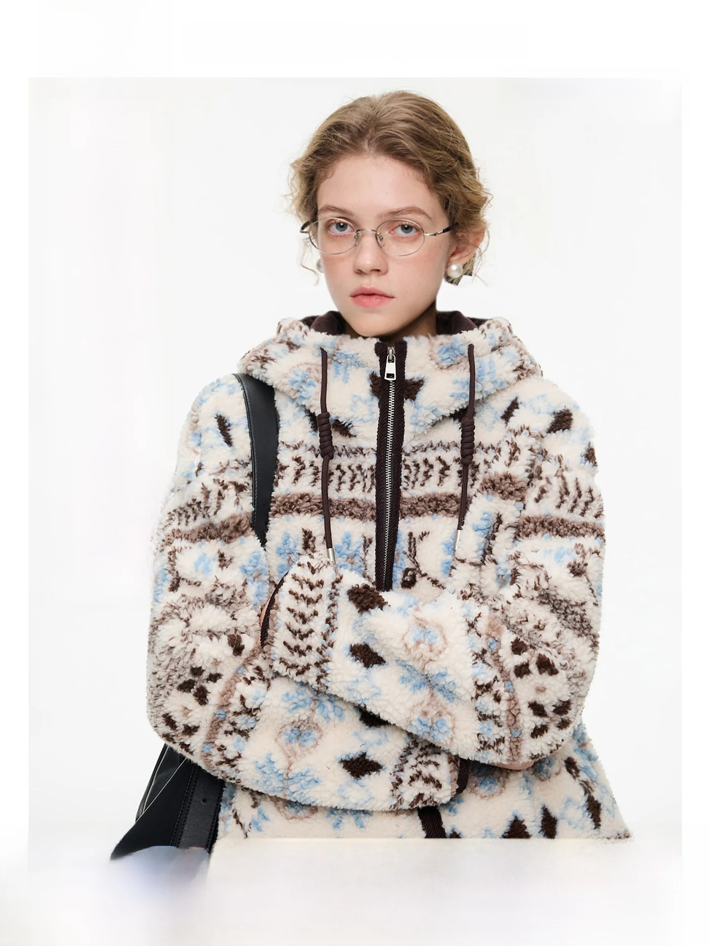 

Vega Chang Women's Lazy Sle Faux Lamb Fur Jaet Cotton Coat 2025 Winter Season Versatile Outerwear Casual Loose Fit Coat