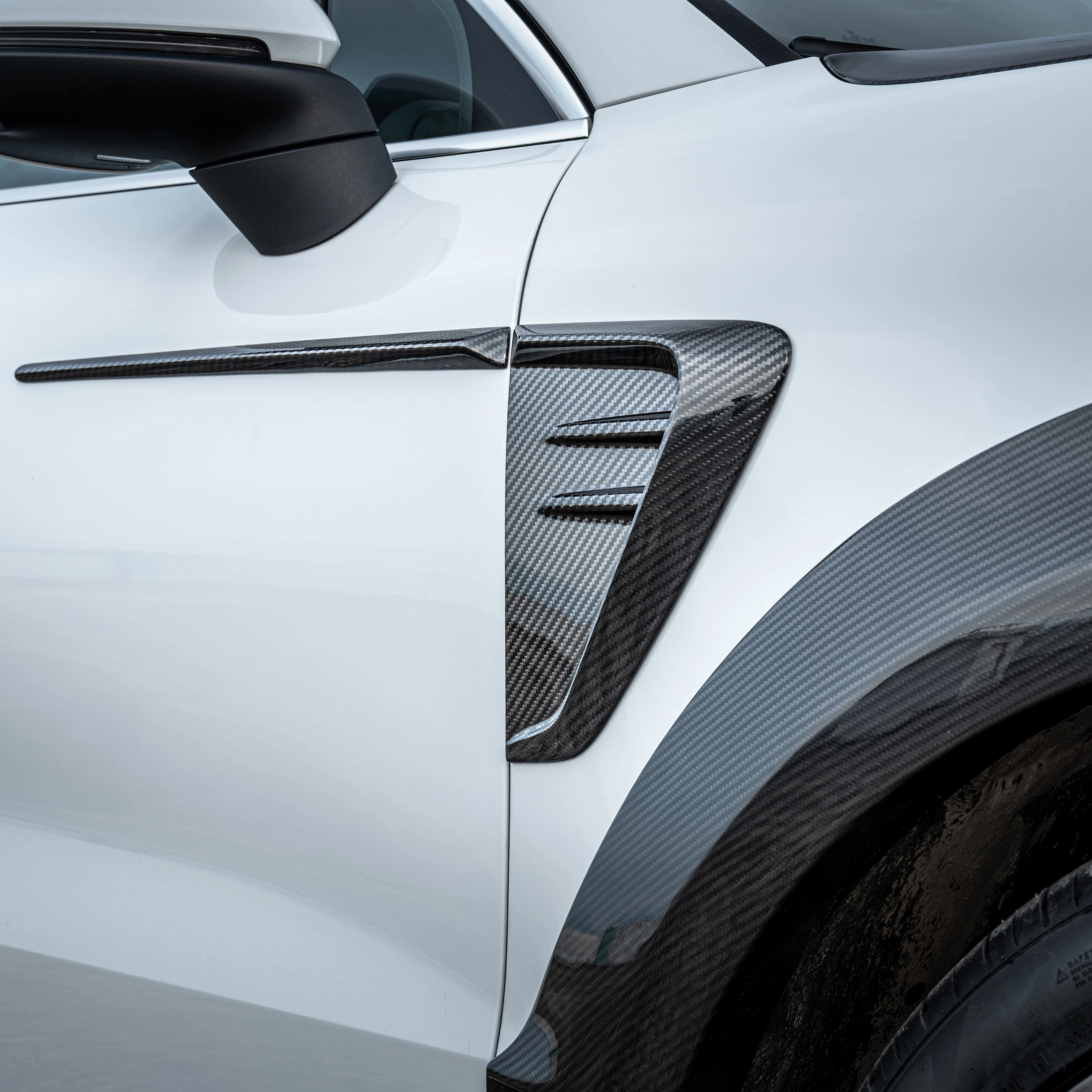 

Front Door Trim Fender Vent Trim Dry Carbon Fiber Auto Parts for Porsche Cayenne 9Y0.1 2018-2023