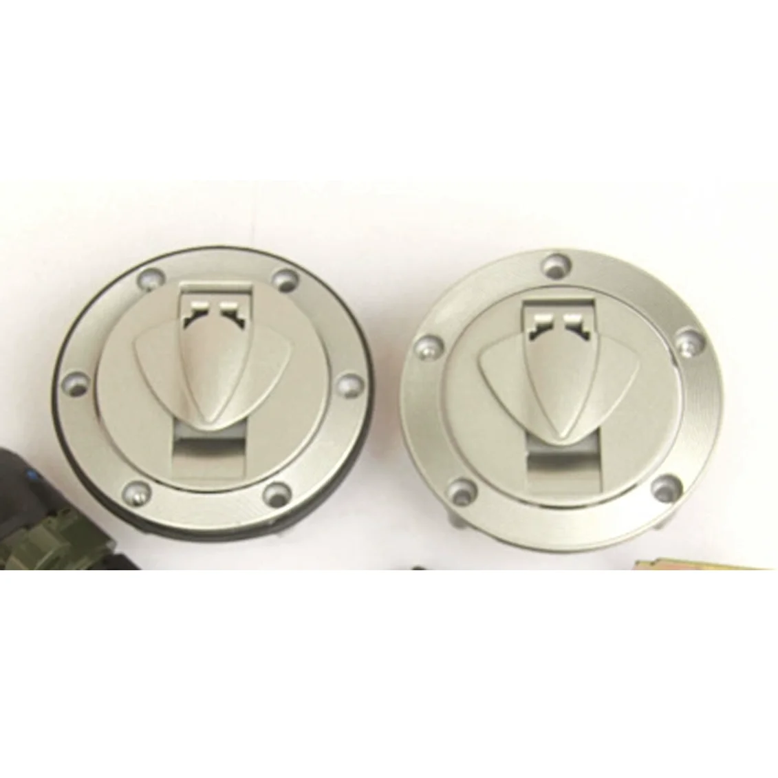 Tapa del depósito de combustible de 6 agujeros para BENELLI TNT600 TNT300 TNT25 502C BN302 TNT 250 300 302 251 600