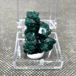 Very rare! 100% Natural Congo green Dioptase Mineral specimen stones and crystals quartz (box size 3.4cm)