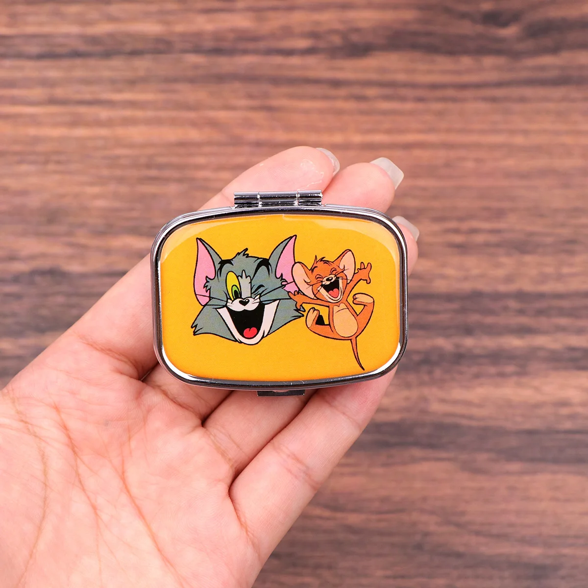 مضحك الكرتون الحيوان حبة صندوق مقسمة معدن مربع حبة صندوق السفر المحمولة الفاصل الطب حالة صغيرة حبة الحاويات صندوق