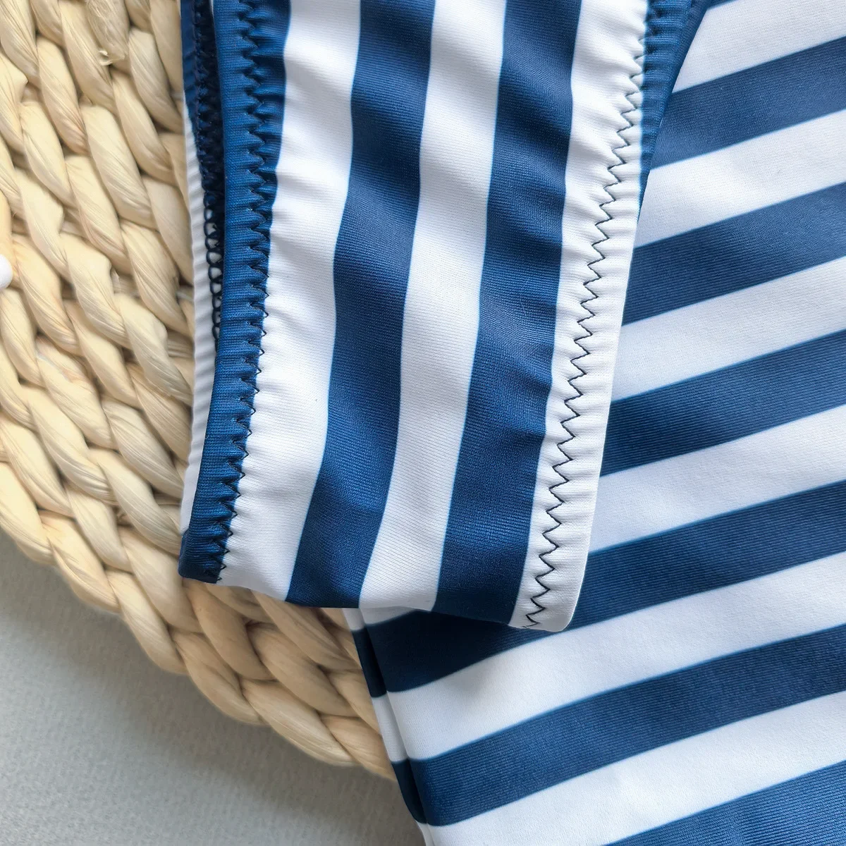 مثير الأزرق مخطط مايكرو سلسلة صغيرة التعادل البيكينيات مجموعات 3 قطعة مع تنورة صغيرة ملابس السباحة المايوه ملابس الشاطئ Biquini Tankini