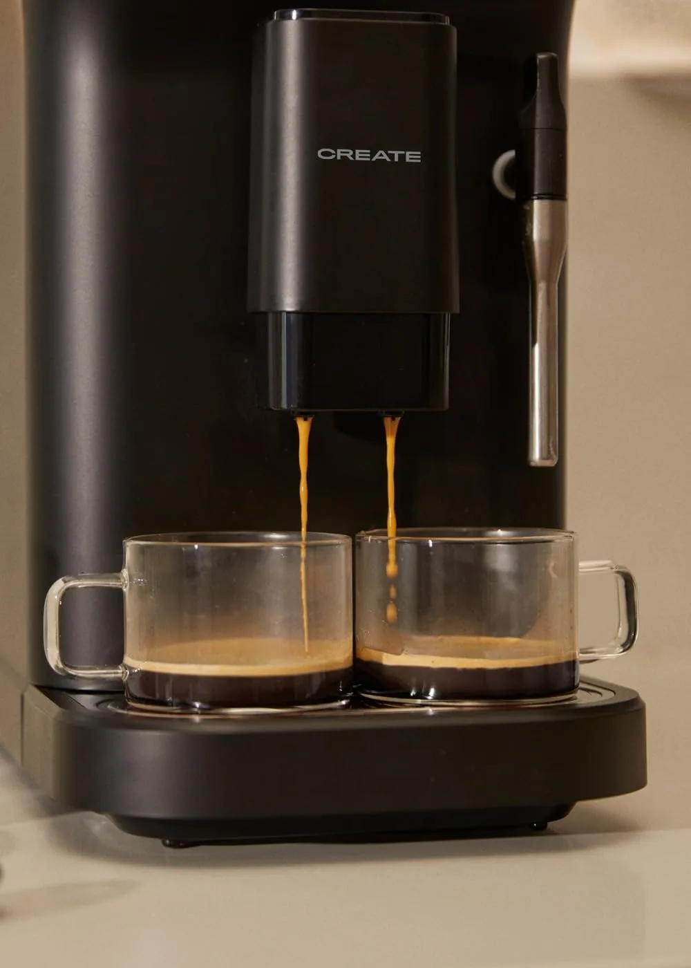 كريت / تيرا ماتيك تاتش / كافيترا سوبر أوتوماتيكا نيجرا / 20 بار، تانك دي 1,5 لتر، ديبيسكو بارا جرانوس دي كافيه دي 180 جرام، برازو