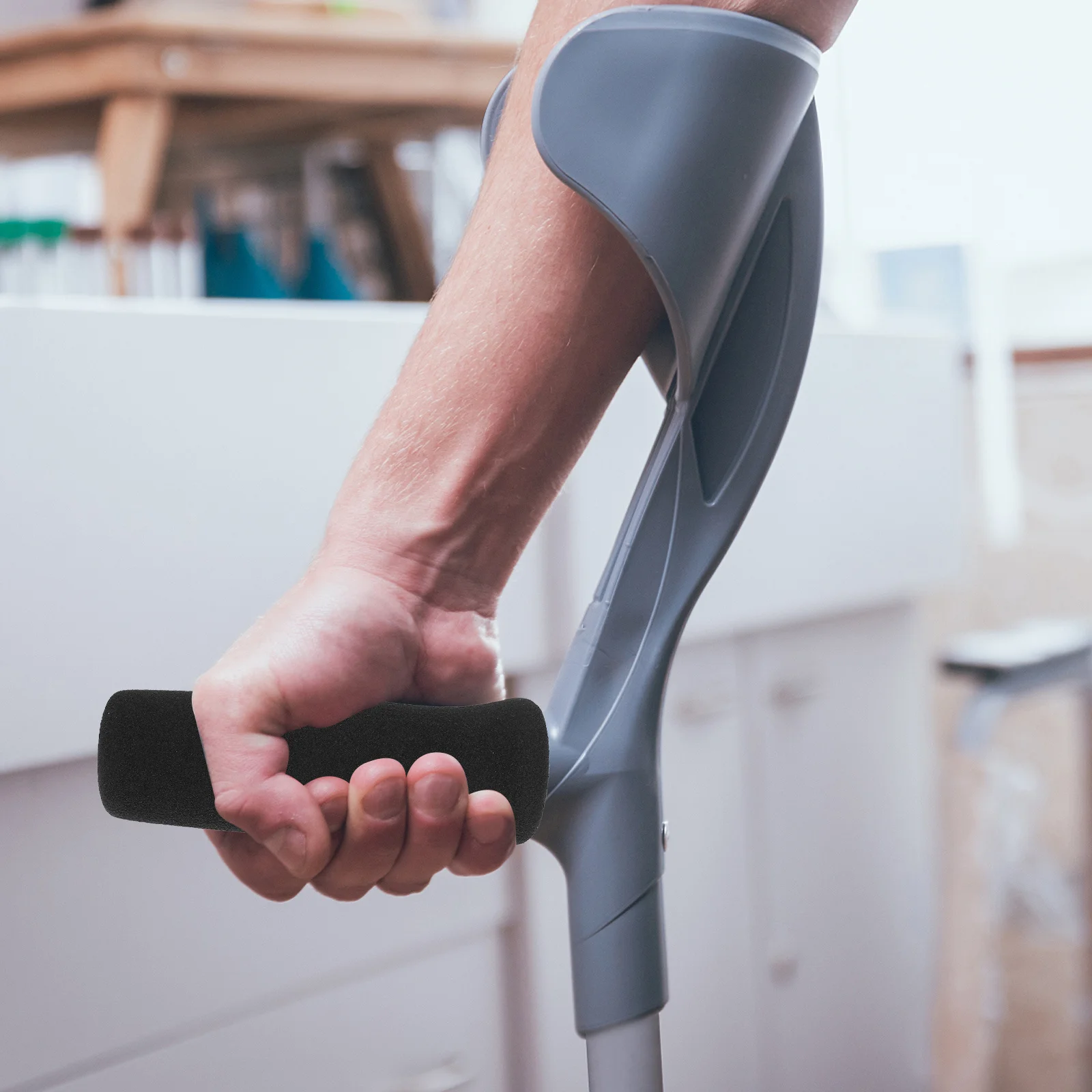 

2pcs Universal Nbr Handle Grip Covers Non-Slip For Walker Wheelchair Cane Stroller Cart Safety Handles Replacement Walker