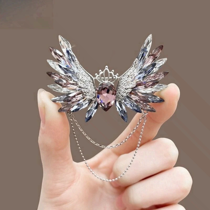 

2026Hot New Premium Elegant Angel Heart Wings Tassel Chain Brooch Pin Corsage Suit Anti-slip Accessory Collectible Jewelry Gifts