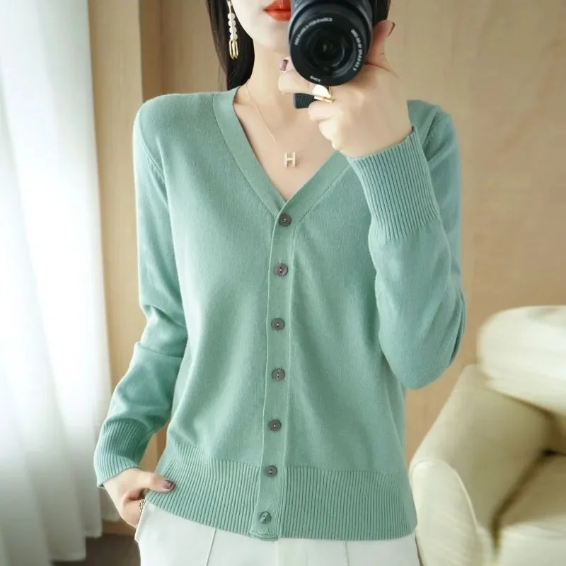 

2025 Autumn New Andy Cashmere Knit Cardigan V-Neck Solid Color Fashion High-Grade Comfortable Loose Casual Knitwear