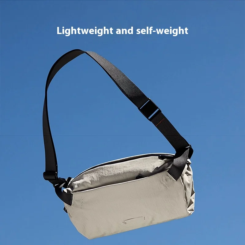 

Men's messenger bag 2025 new 7L small capacity lightweight anti-splashing breast bag, functional riding commuter leisure satchel