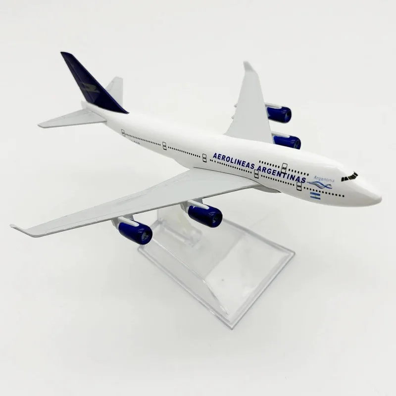 16CM Model aircraft Metal B747-400 Argentine Airways 1:400 Scale Diecast Airplane With Base Collection Display Gift