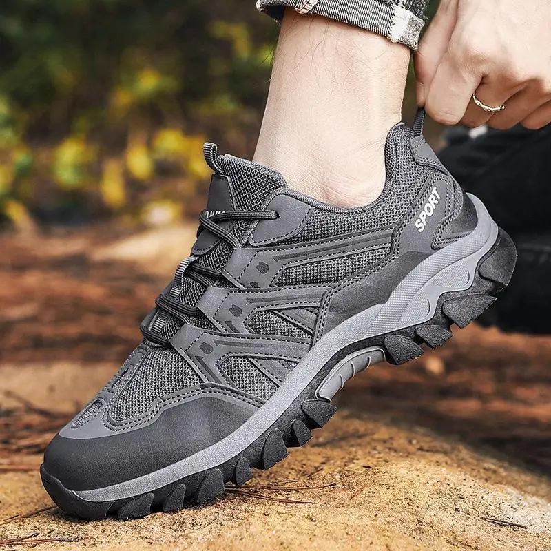 Comfortable Anti-Slip Large Size Couple Mountain Climbing Shoes Outdoor Hiking Shoes Lightweight Supportive Mid-Cut Boots
