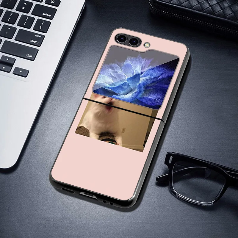 Black Phone Cases for Samsung Z Flip 6 5 4 3 Funny Cute Pink Cat Hard Galaxy ZFlip6 Flip5 Flip4 Flip3 Mobile Phone Shell Cover image 5