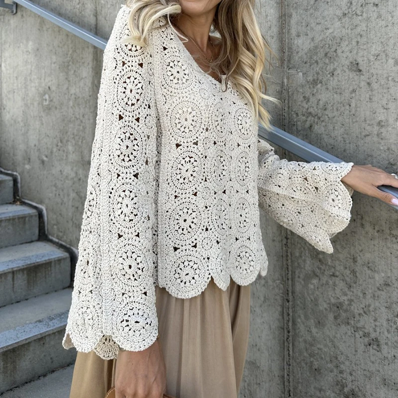 เสื้อสตรีแขนยาวคอวีสุดเซ็กซี่ สีพื้น แฟชั่นสตรีทสไตล์หลวมๆ เสื้อสเวตเตอร์ไหมพรมถักลายฉลุ ดีไซน์หรูหรา