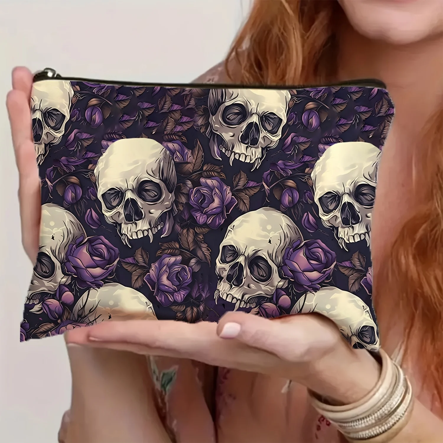 Halloween-Make-up-Tasche – Gothic-Design mit lila Totenkopf und Rosen, Kosmetik-Organizer mit großem Fassungsvermögen und lichtechtem Reißverschluss