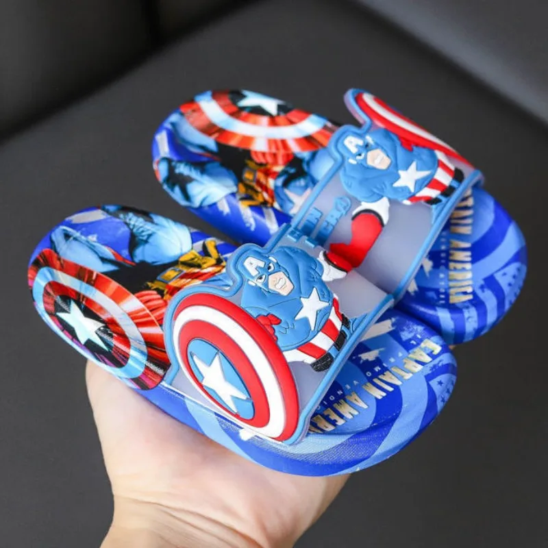 กัปตันอเมริกา สไปเดอร์แมน อันนา น่ารัก หวาน คาวาอิ อเนกประสงค์ กันลื่น นุ่ม อุปกรณ์ต่อพ่วงอะนิเมะเด็กการ์ตูนรองเท้าแตะรองเท้าแตะของขวัญ
