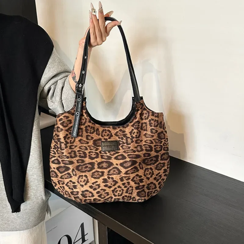 Design 2024 New Fashion Large Capacity Crossbody Bags For Women Travel Handbag Lady Shopping Commuting Shoulder Tote Bag