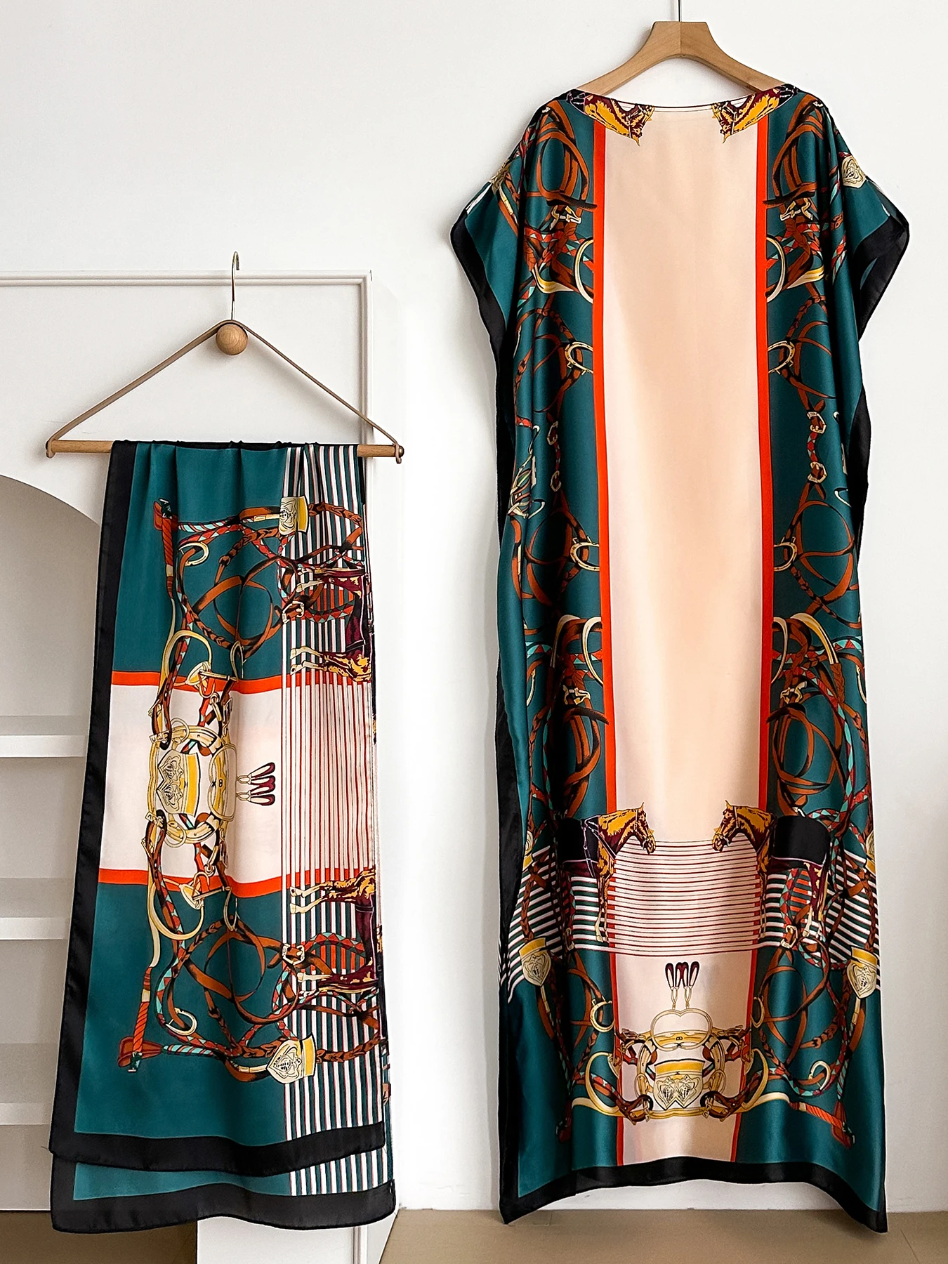 Equestrian Chain Satin Print Abaya With Scarf, Loose Maxi Kaftan For African Muslim Women Summer Beach Holiday Wear