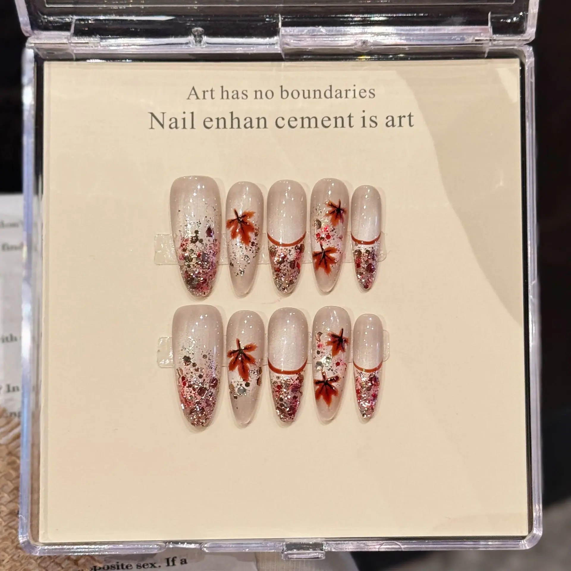 

10 шт., длинные овальные ногти ручной работы, телесный кошачий глаз, красный блеск, красный кленовый лист, дизайн, милые накладные ногти, носимые советы по дизайну ногтей