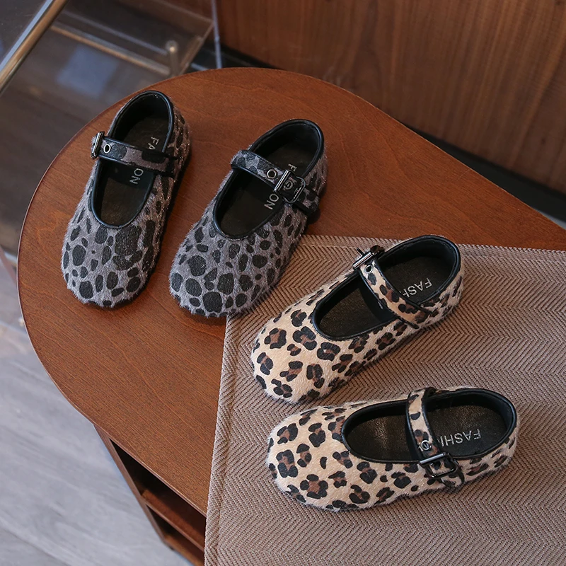

2025 New Children Shoes Spring Autumn New Baby Leopard Print Light Mouth Beanie Girls Mary Jane Princess Flats Fashion Loafer