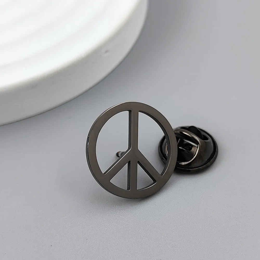 Round gold-plated peace symbol badge, women’s anti-exposure buttons, suit lapel pin, collar brooch, formal accessories