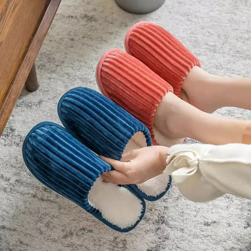 

Новинка 2023 года, хлопковые тапочки, женские домашние плюшевые зимние домашние нескользящие тапочки на толстой подошве, мужские домашние зимние тапочки