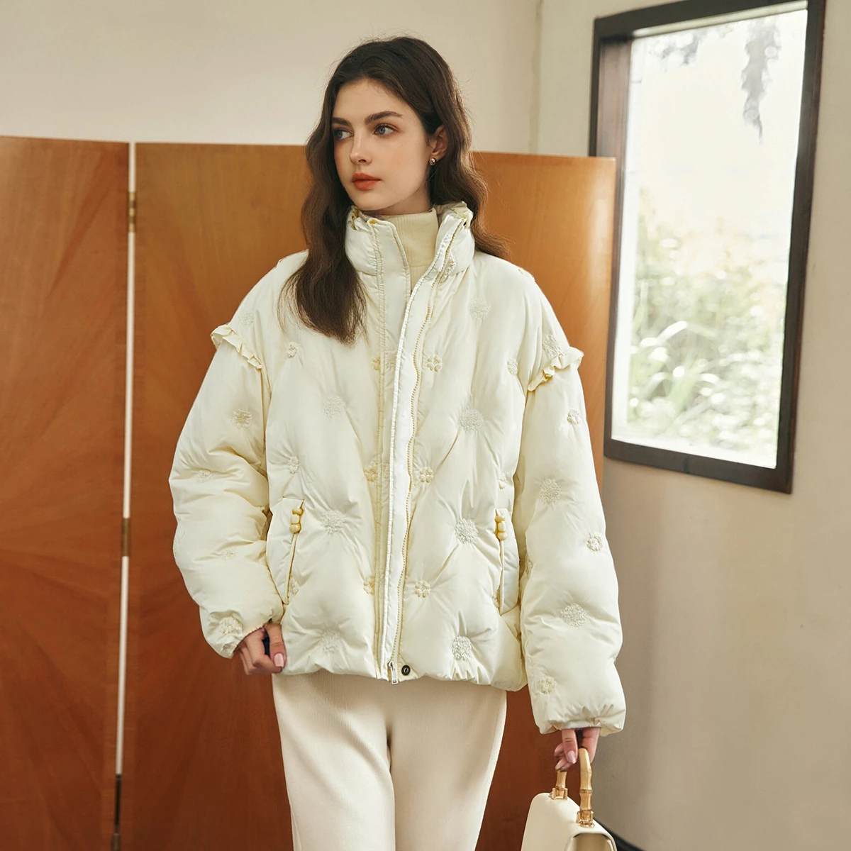 OLrain chaqueta de invierno para mujer 2025 elegante volantes cuello vuelto abrigos con bordado Floral chaquetas cortas para mujer GO57DY000820