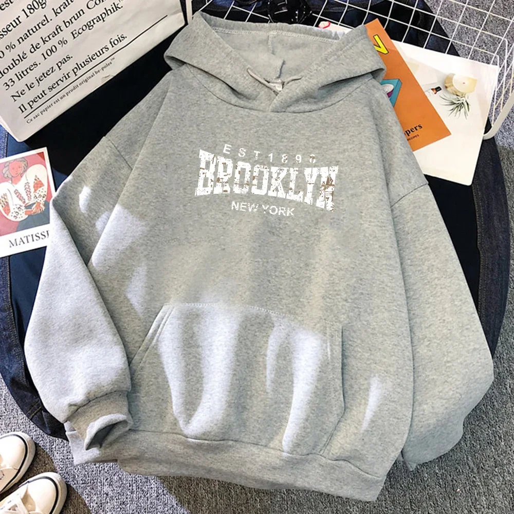 Brooklyn EST 1898เสื้อสวมหัวผ้าฟลีซเสื้อสำหรับผู้หญิงวินเทจพิมพ์ลายกระเป๋ามีฮู้ดทรงหลวมทันสมัย