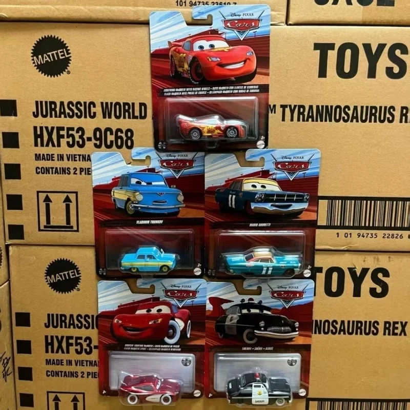 

Коллекционные машинки Disney Pixar Cars: Металлические модели персонажей (Молния Маккуин, Шериф) в масштабе 1:55, литые под давлением, игрушки-подарки для мальчиков
