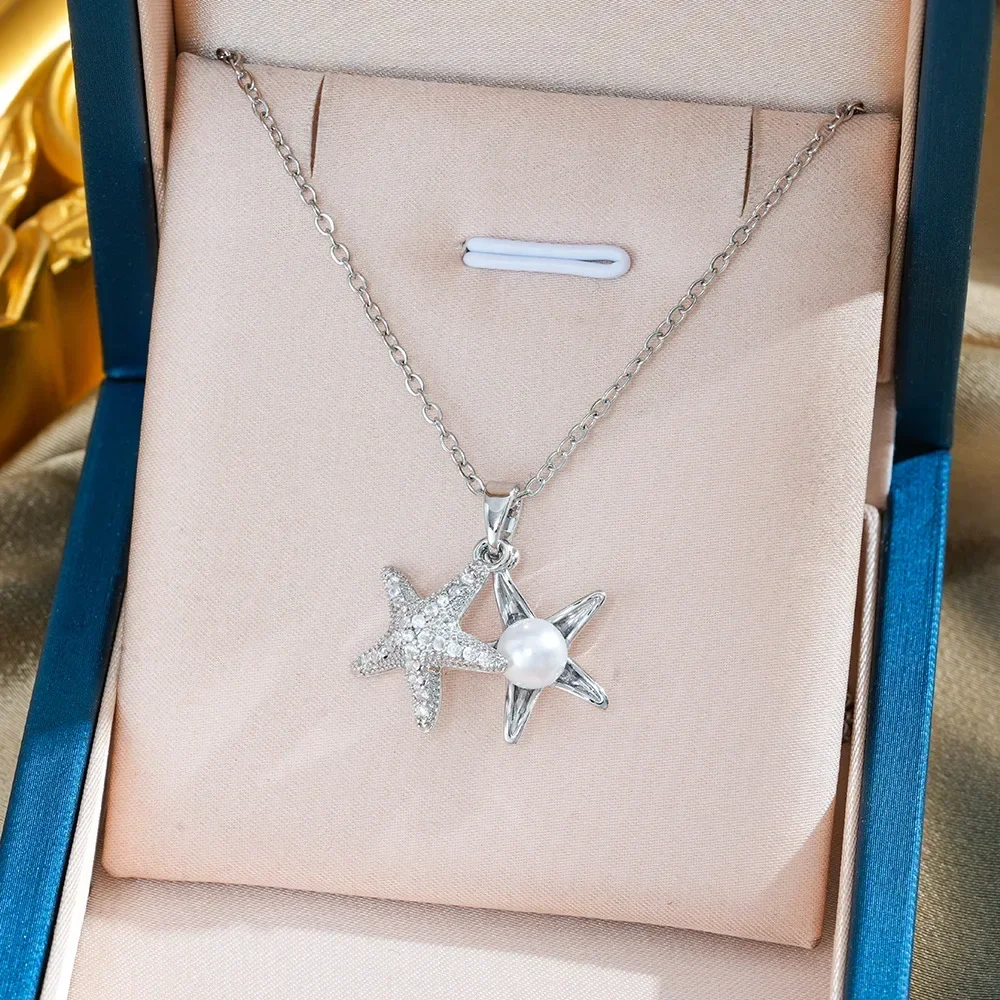 

This pearl titanium steel necklace has been designed in a fashionable and niche style for women on Instagram.