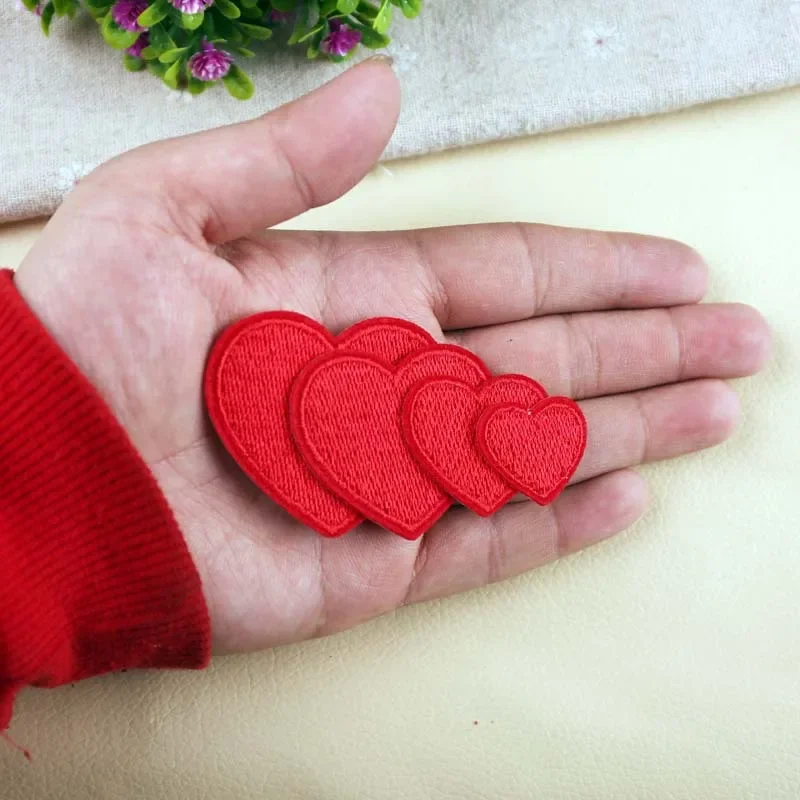 Nuovi bastoncini di stoffa da ricamo angoli rotondi rossi di alta qualità Love Heart vestiti fai da te decorazione patch panno in Stick