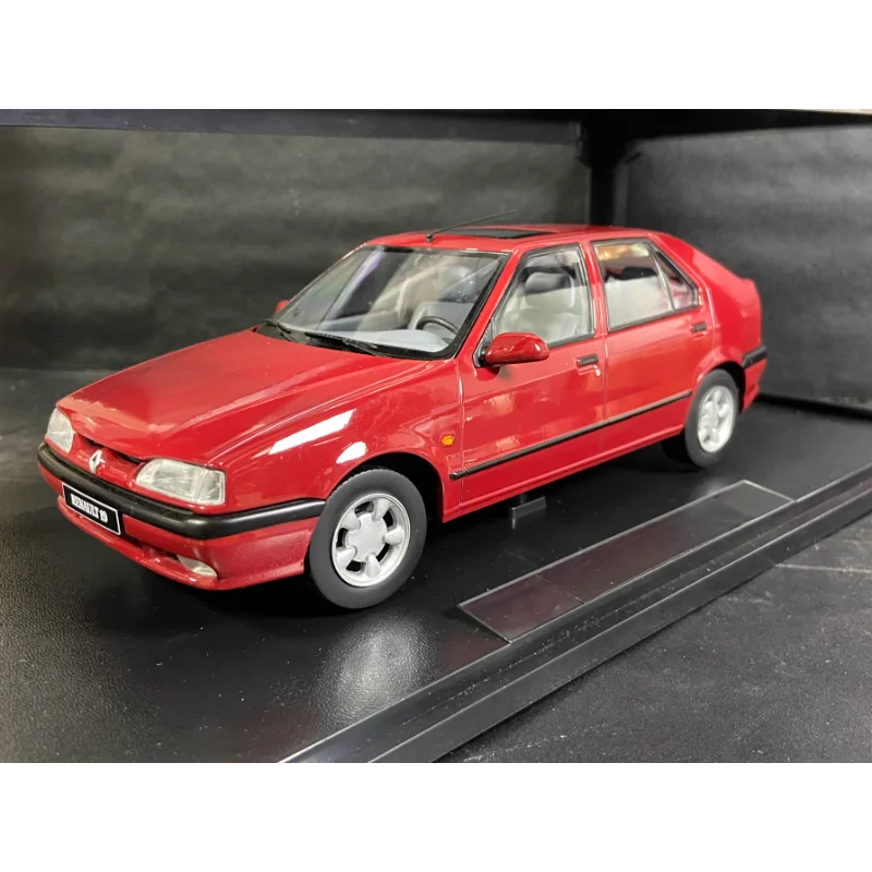 

Литой под давлением TRIPLE9, масштаб 1/18, Renault 1994, 19, модель автомобиля из красного сплава, Коллекционная игрушка, подарок, сувенир, демонстрационный орнамент