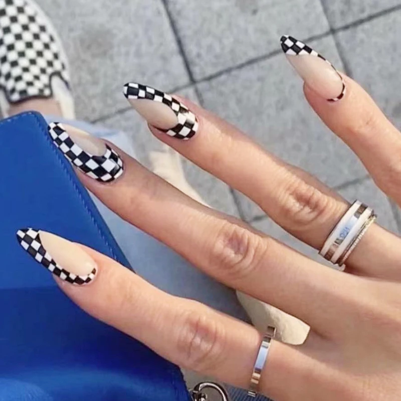 Black White Checkerboard Wearable Nail Art Fashion Glossy Long Stiletto Finished False Nail Press on Nail with Glue for Manicure