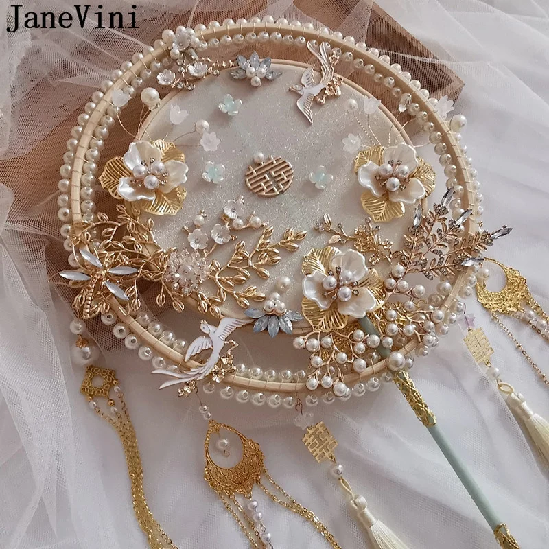 

JaneVini Hanfu Hand Fan Ancient Chinese Gold Wedding Bridal Bouquet Pearls Flowers Crystal Round Tassel Bride Fan Bouquet Mariee