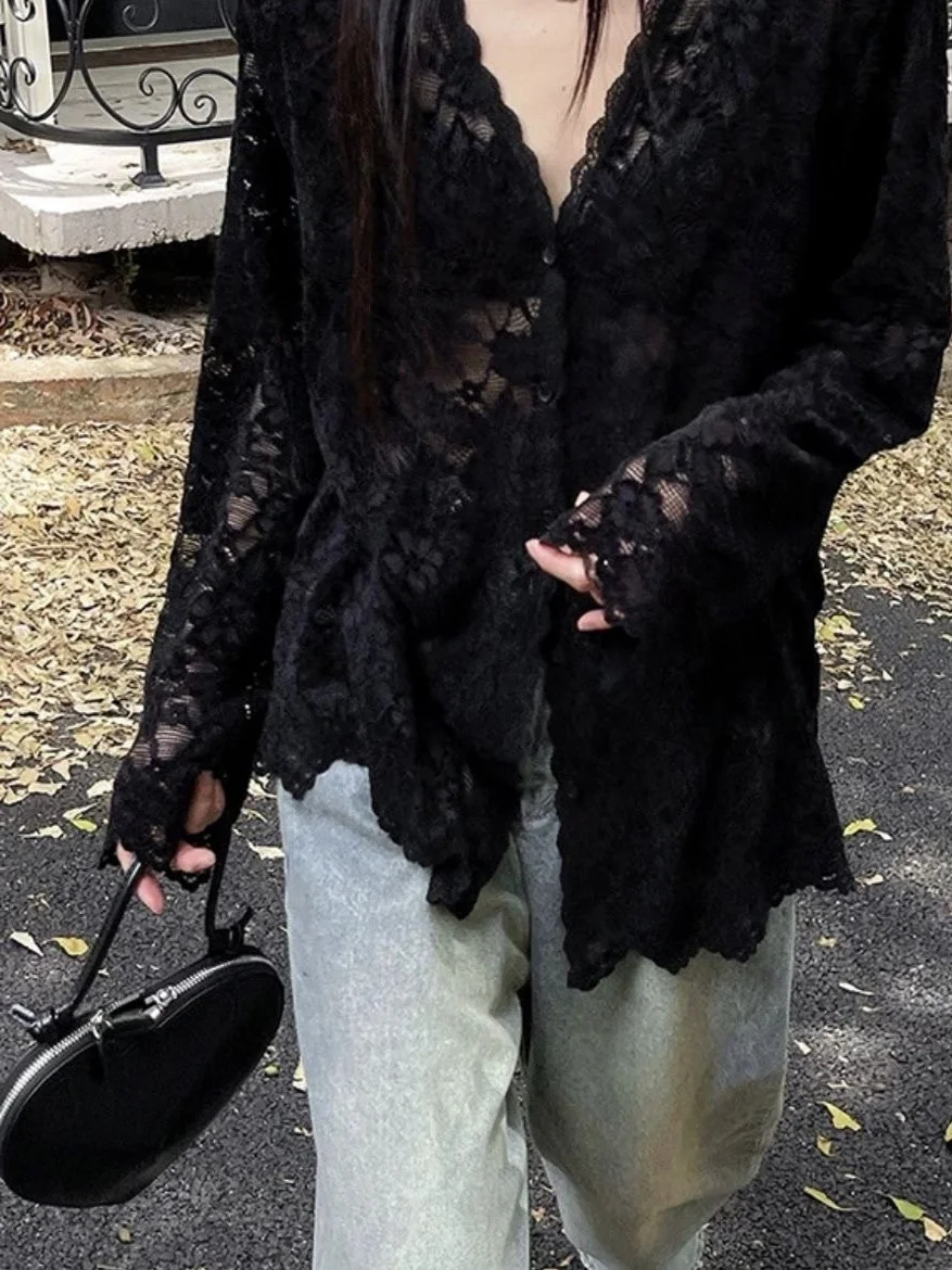 

Women's Long Sve Lace Hollow out Base irt Spring 2025 New Sle Ele Sweet Spicy Hollow out Design V-ne Top