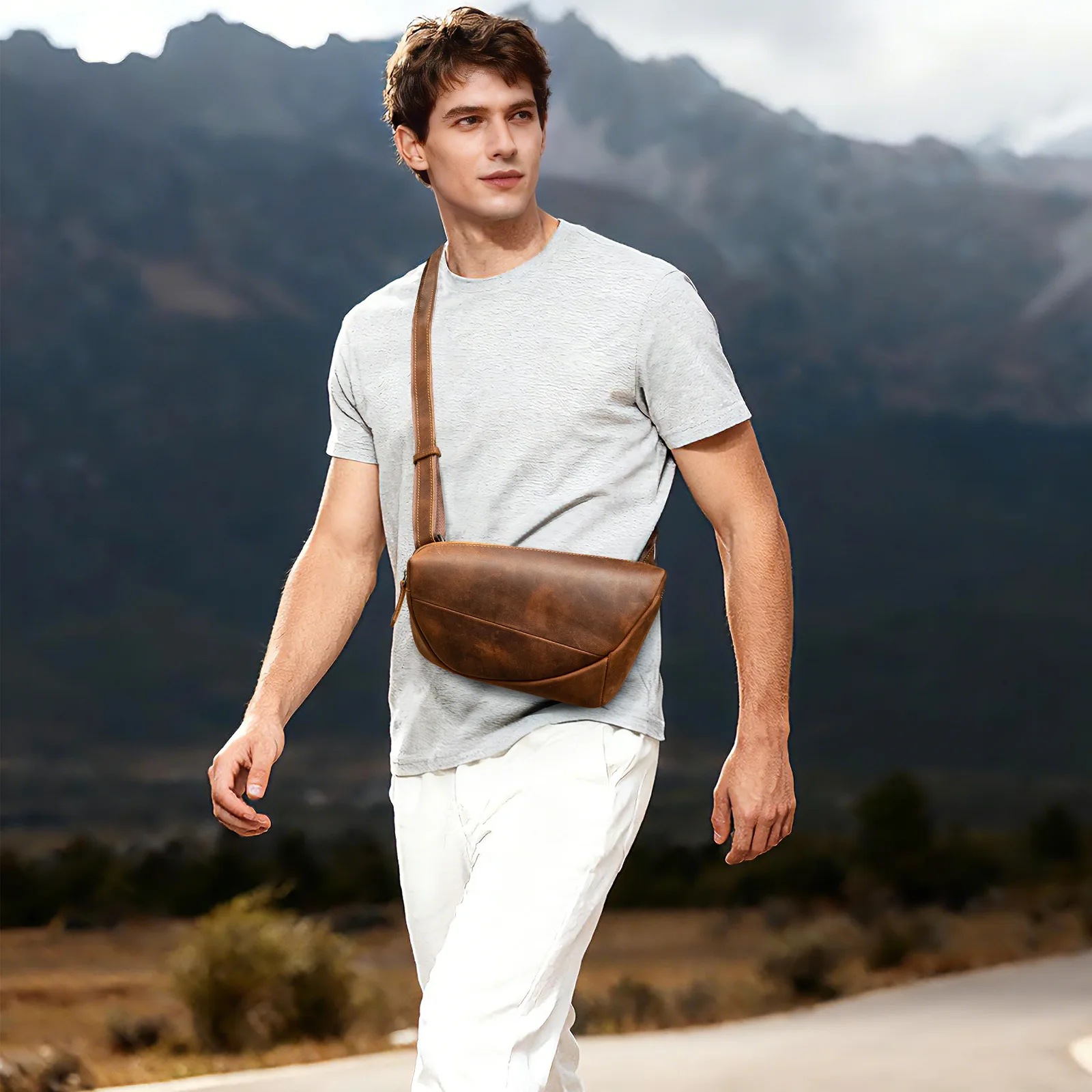 

Retro men's crazy horse leather waist bag, high-end portable chest bag for going out, large-capacity spliced crossbody chest bag