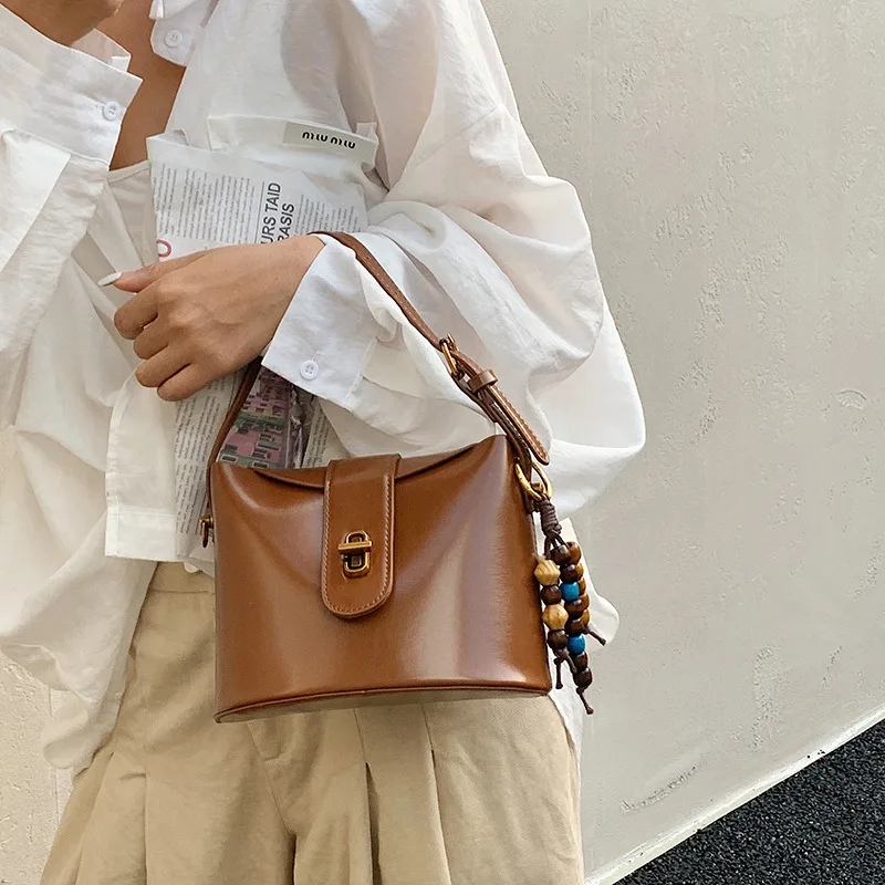 

Niche Bucket Bag Vintage Shoulder Purse for Women Versatile Crossbody Tote Minimalist Top Handle Bag, Fashion Day-to-Night Bag​