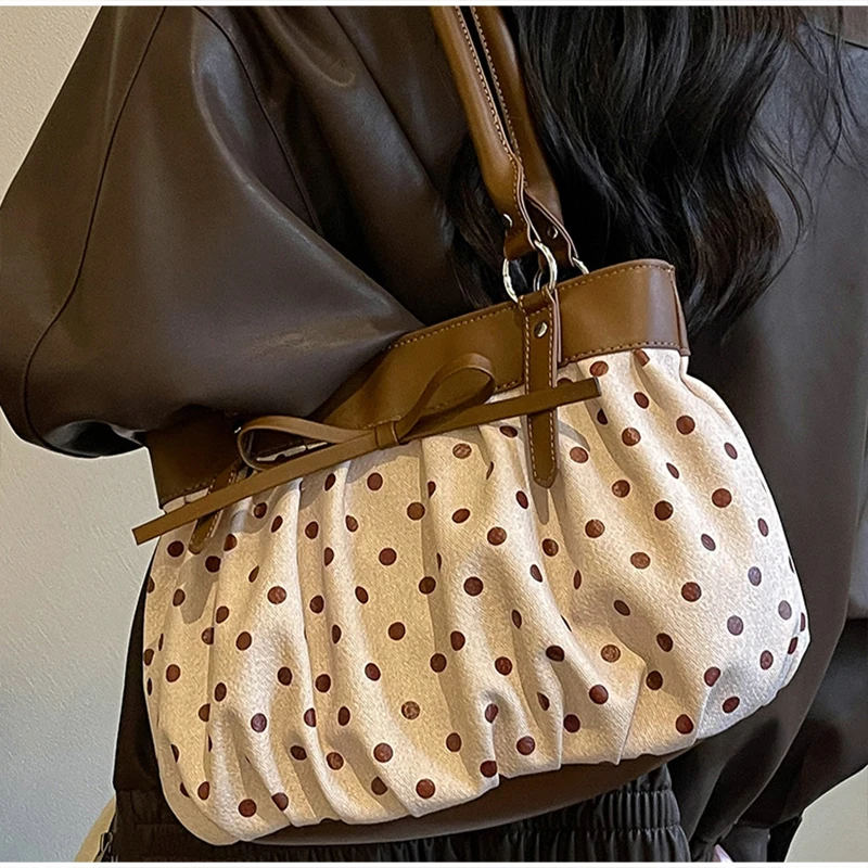 Koreanische Polka-Dot-Schleifenknoten-Patchwork-Hobo-Unterarmtasche, Damenhandtasche, vielseitige leichte Pendler-Tragetasche, lässig-schicke Tasche – Detail 11