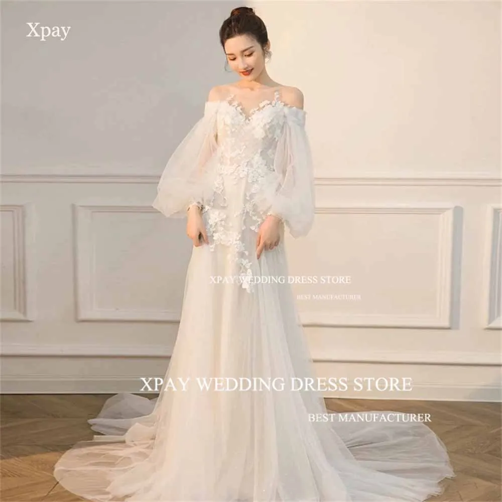 

XPAY Off The Shoulder Wedding Dresses Lace Appliques Long Puff Sleeve Korea Bridal Gown Photos Shoot Sweep Train Bride Dress