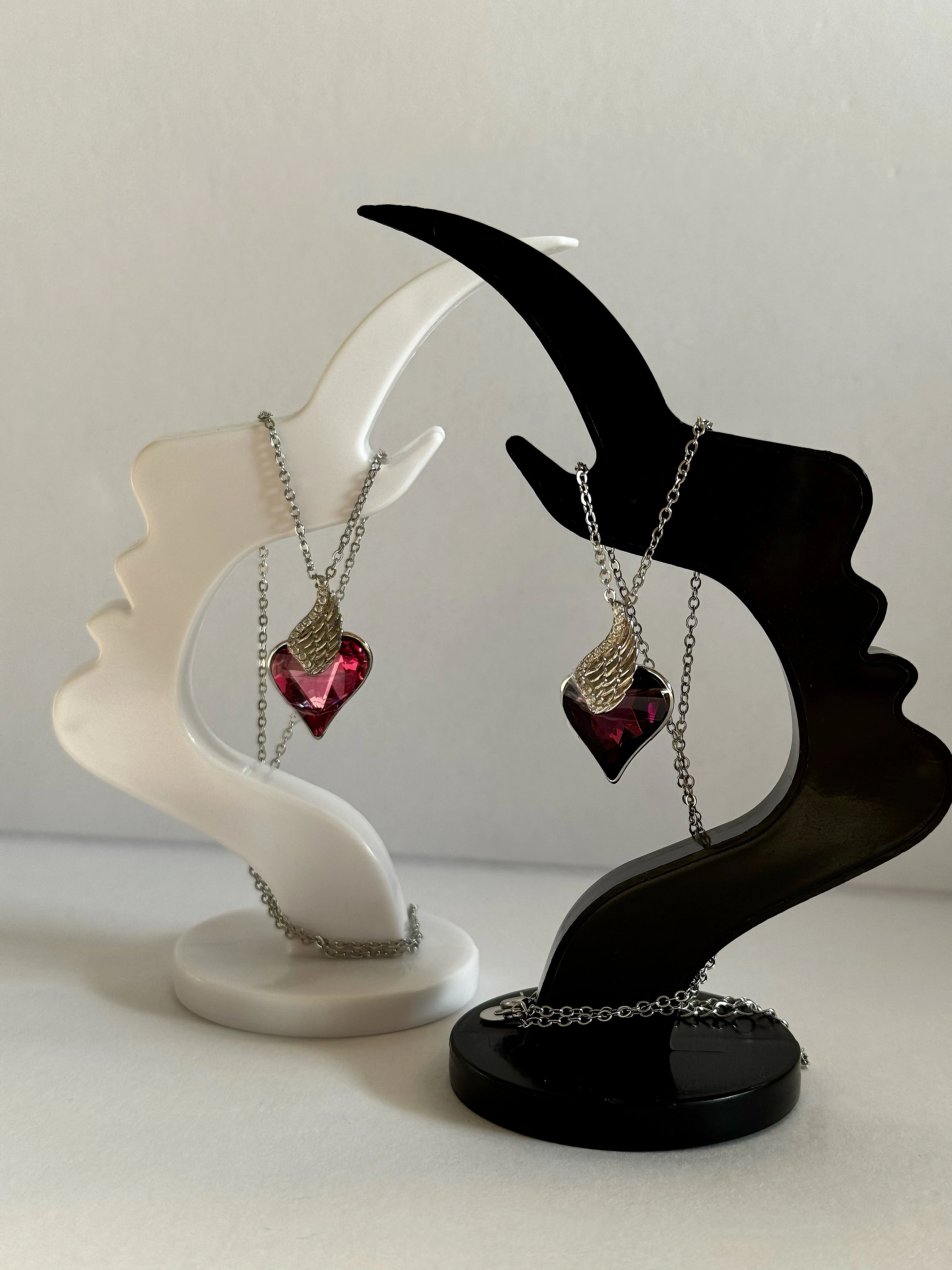 

2025 Couple Angel Wing Red Crystal Heart Necklaces Gothic Romantic Jewelry for Women Men Valentine's Gift Fashion Accessory